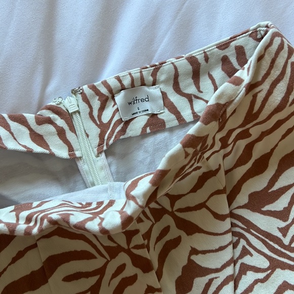 Patterned Aritzia pants - Picture 2 of 3